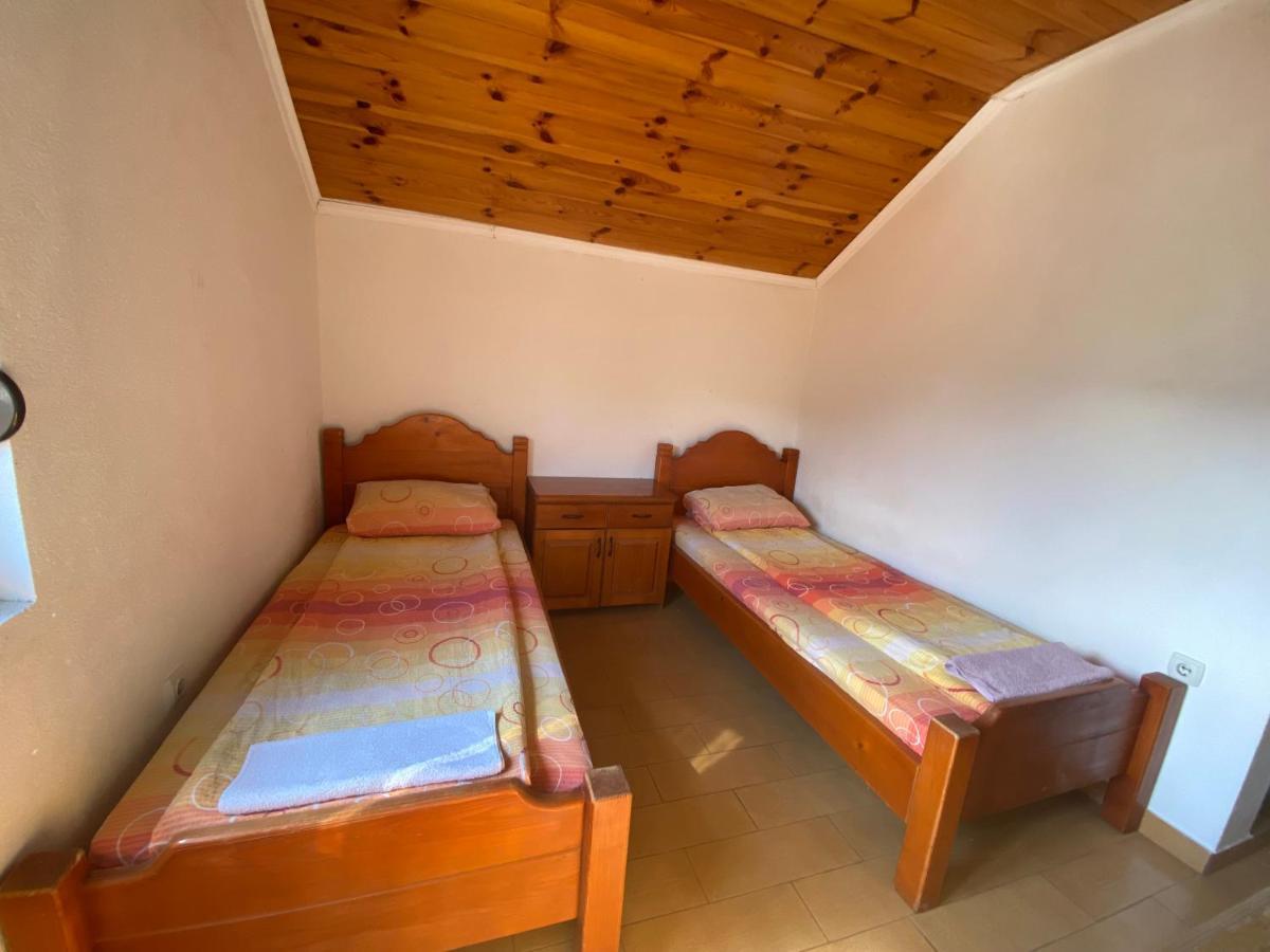 بار Guest House Pecurica المظهر الخارجي الصورة