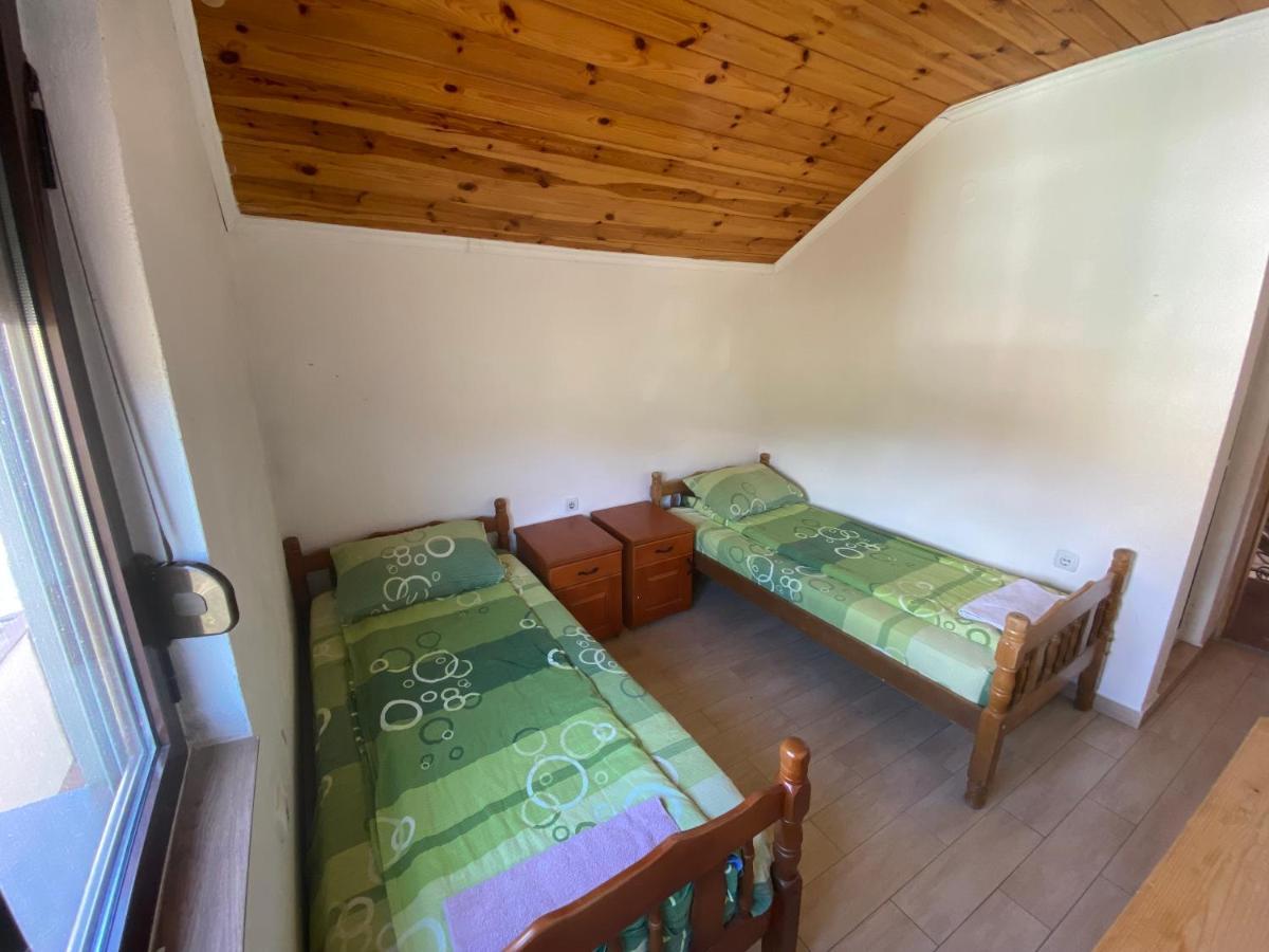 بار Guest House Pecurica المظهر الخارجي الصورة